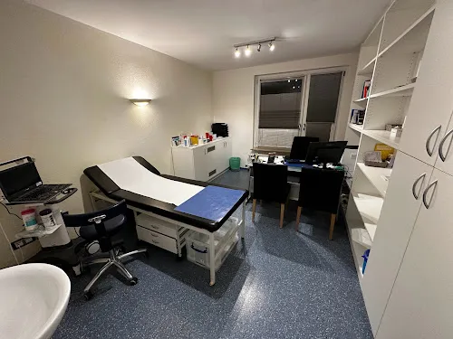 2 - Dr. h.c. Tuncay Yesilöz - Facharzt für innere Medizin und Kardiologie - Estetic Lounge Witten