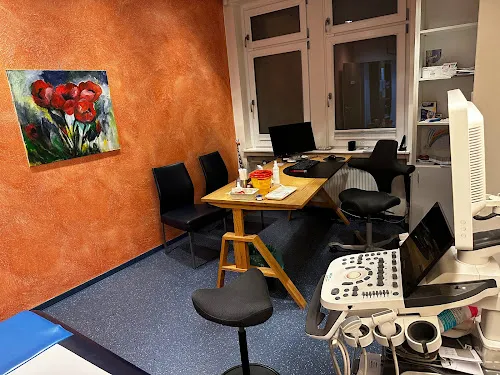 8 - Dr. h.c. Tuncay Yesilöz - Facharzt für innere Medizin und Kardiologie - Estetic Lounge Witten