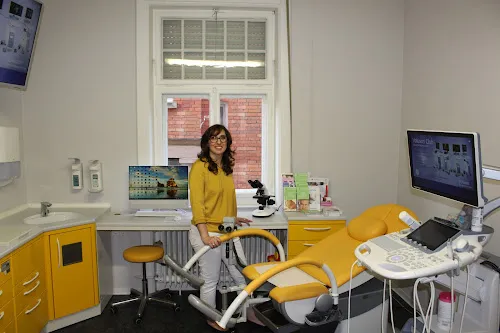 8 - Dr. Henryk Sieczewicz Praxis für Orthopä Unfallchirurgie