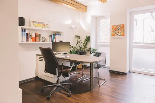 2 - Dr. Jens Faßnacht - Praxisklinik für Mund- Kiefer- Gesichtschirurgie