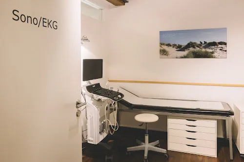 3 - Dr. Jens Faßnacht - Praxisklinik für Mund- Kiefer- Gesichtschirurgie