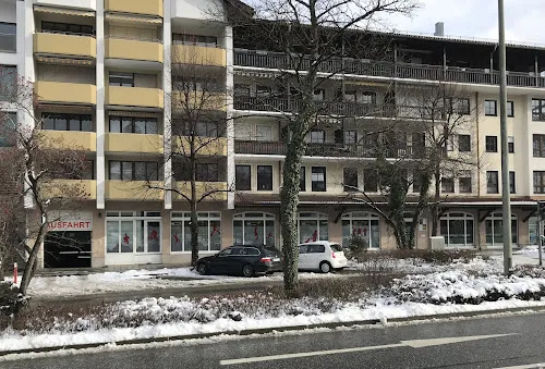 2 - Dr. Manfred Plischko