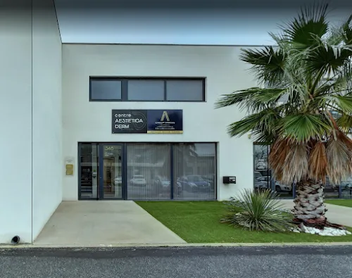 4 - Dr Marie-Hélène Vassal, Dermatologie / Centre Lasers dermatologiques/Dépistage des cancers cutanés