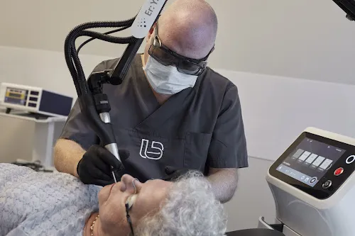 4 - Dr. med. Alessandro Khan