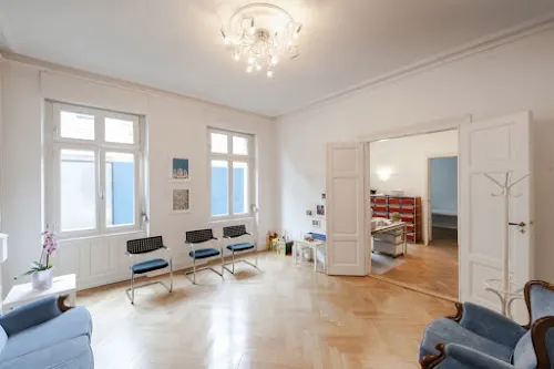 2 - Dr. med. Arnold Zilly