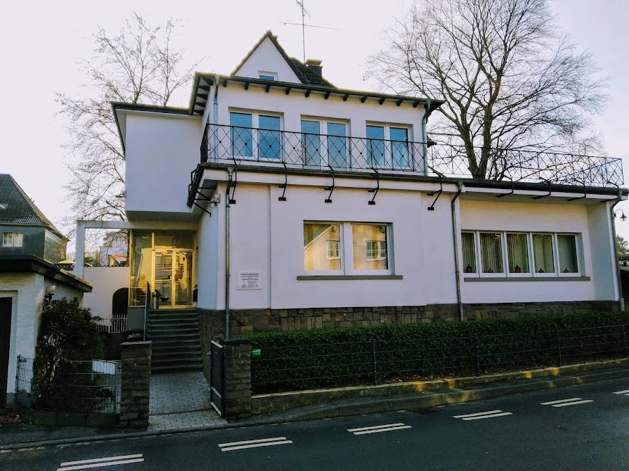 1 - Dr. med. Bernhard Rickert