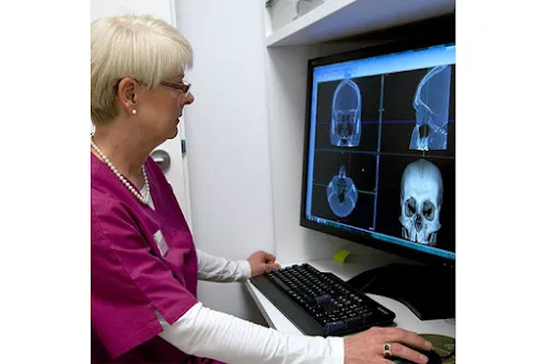 4 - Dr. med Bianca Borchert-Mörlins