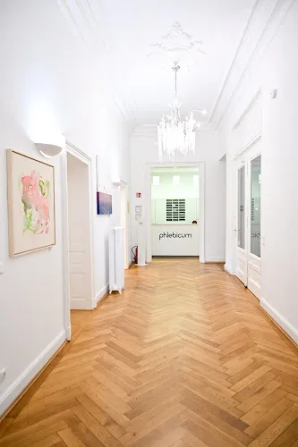 5 - Dr. med. Christine Hener