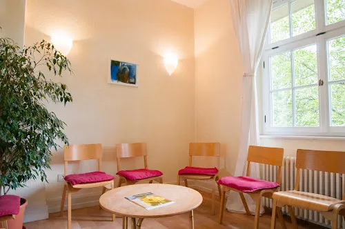 2 - Dr. med. Claudia Schnapp