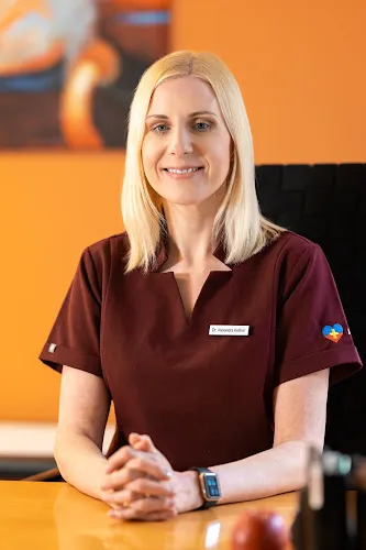 2 - Dr. med. Diana Csikai