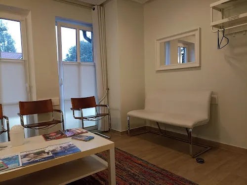 2 - Dr. med. Enno Mammen