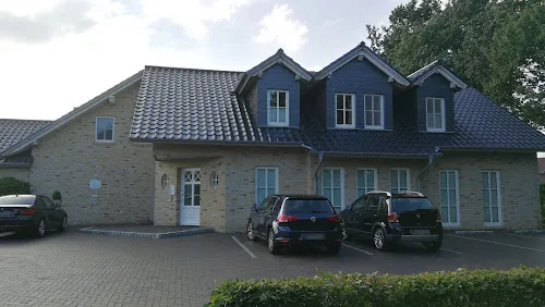 3 - Dr. med. Enno Mammen