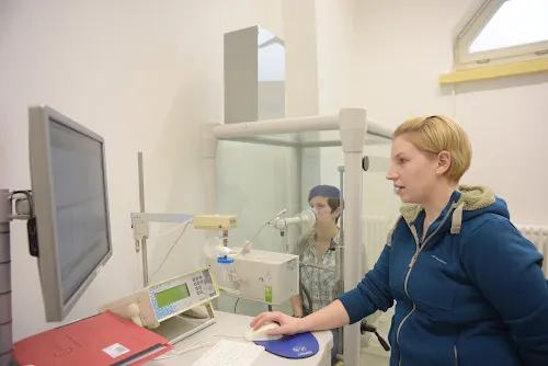 4 - Dr. med. Esther Mauth