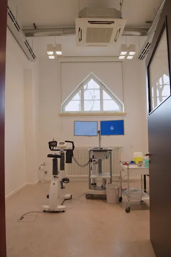 7 - Dr. med. Esther Mauth