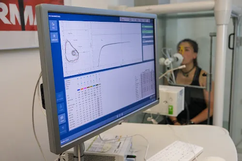 6 - Dr. med. Esther Mauth