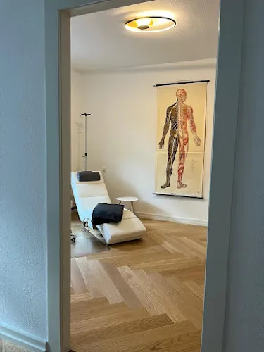 2 - Dr. med. Evelyn Kühne