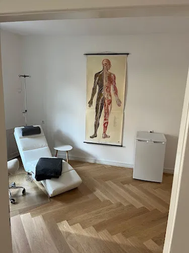 3 - Dr. med. Evelyn Kühne