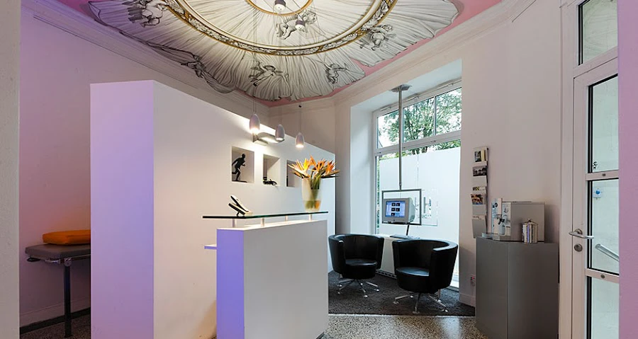 1 - Dr. med. Felicitas Runte