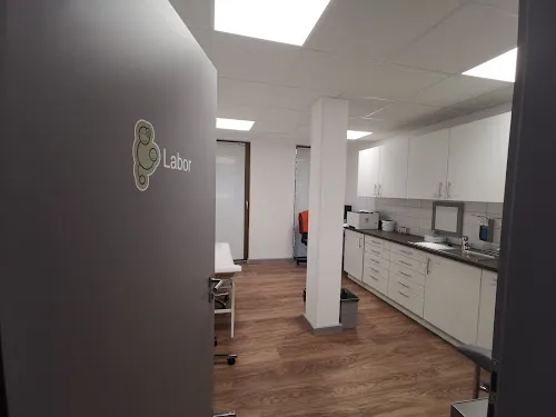 7 - Dr. med. Gunter Neues / Frau Poppe / Dr. med. Annette Reuter