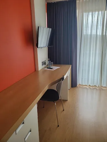 4 - Dr. med. Hans Keller-Istwany