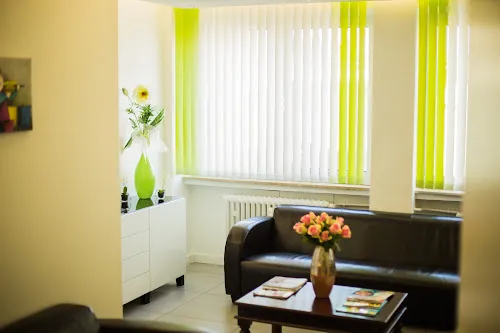 2 - Dr. med. Heidrun Hübner