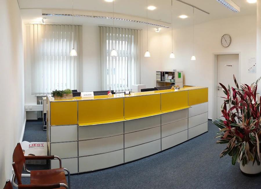 1 - Dr med Helmut Goldhofer