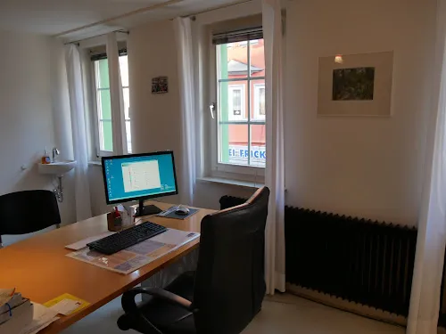 2 - Dr. med. Hubertus Decker