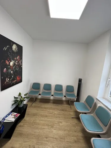 3 - Dr. med. Julia Plajer