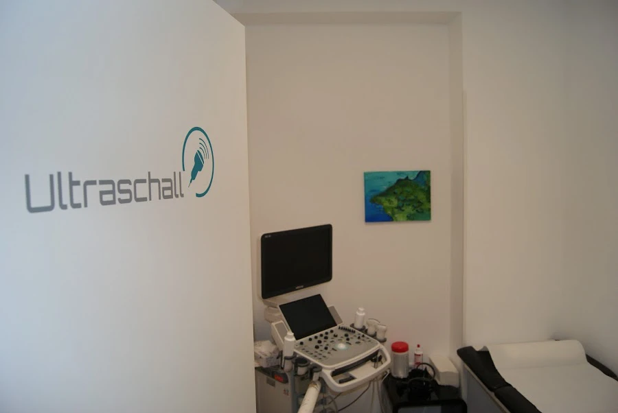 1 - Dr. med. Julia Plajer