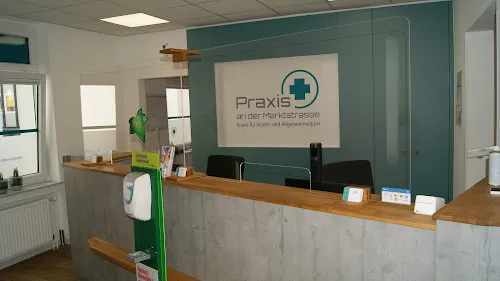 5 - Dr. med. Julia Plajer