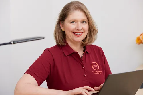 4 - Dr. med. Marjan Vakil