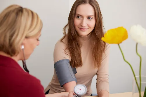 3 - Dr. med. Marjan Vakil