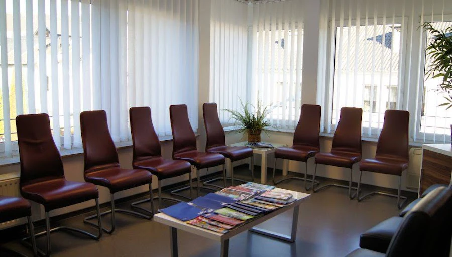 1 - Dr. med. Michael Halfkann