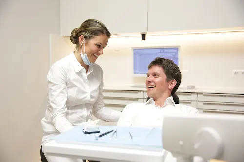 1 - Dr. med. Peter Reinhard