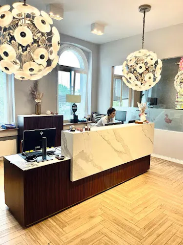 2 - Dr. med. Philipp Bushoven