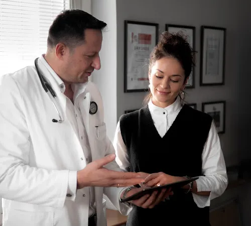 3 - Dr. med. Philipp Bushoven