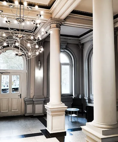 1 - Dr. med. Philipp Bushoven