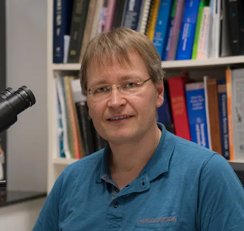 2 - Dr. med. Philipp Stude Facharzt für Neurologie, Spez. Schmerztherapie, Geriatrie, Palliativmedizin