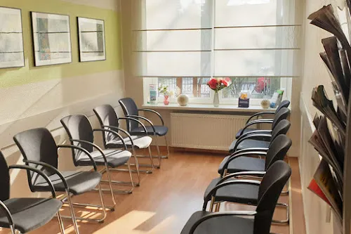 3 - Dr. med. Sabine Weimann