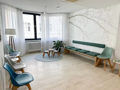 2 - Dr. med. Sara Fuckert