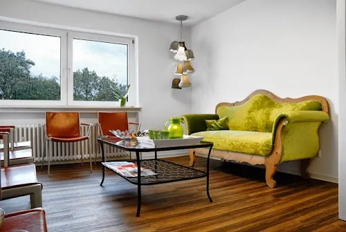 2 - Dr. med. Silvia Helm