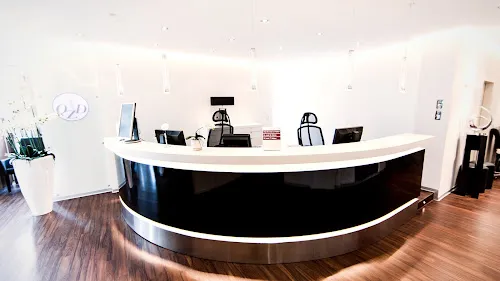 3 - Dr. med. Sven Lesewa