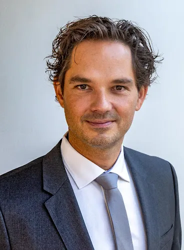 7 - Dr. med. Werner Ott Facharzt für Psychosomat. Med. und Psychotherapie