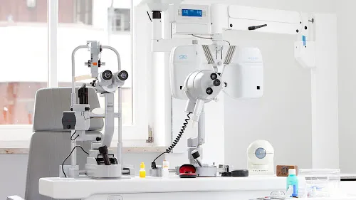 2 - Dr. medic (RO) Simona-Corina Iordache Fachärztin für Neurologie Fachärztin für Psychatrie