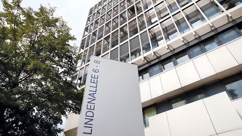 1 - Dr. medic (RO) Simona-Corina Iordache Fachärztin für Neurologie Fachärztin für Psychatrie