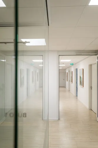 8 - Dr. Nahid Hakemi | Fachärztin für Allgemeinmedizin