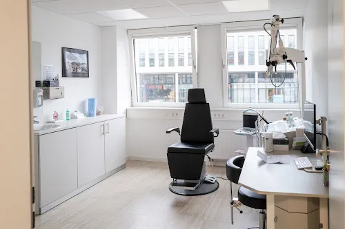 2 - Dr. Nahid Hakemi | Fachärztin für Allgemeinmedizin