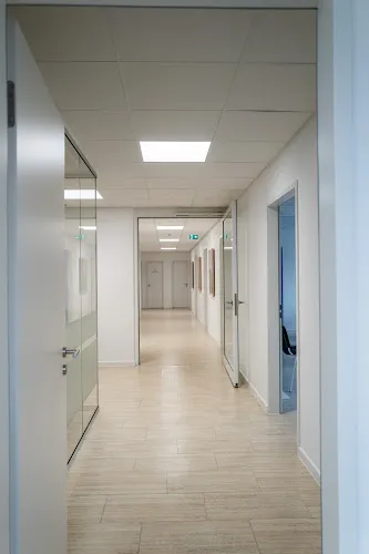 7 - Dr. Nahid Hakemi | Fachärztin für Allgemeinmedizin