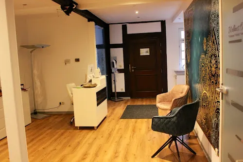 2 - Dr. Rainer Schäfer, Zahnarzt für Oralchirurgie