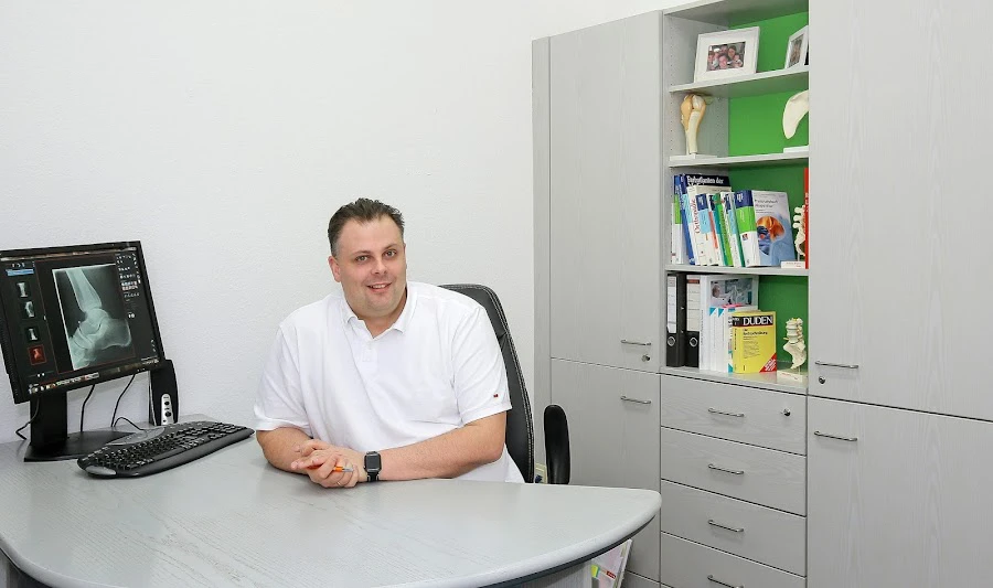 1 - Dr. Sabine Petering